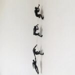 4 Climbing Men
