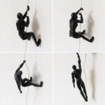 4 Climbing Men